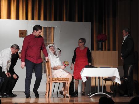 Dramska sekcija KD Cven, organizirala Veseli večer tudi v Domu kulture Razkrižje 24